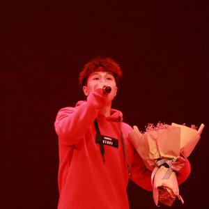 拉稀蹲厕三级片
